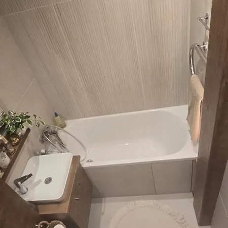 Jauks Dzivoklis Ar Skaistu Skatu Uz Daugavu Апартаменты *